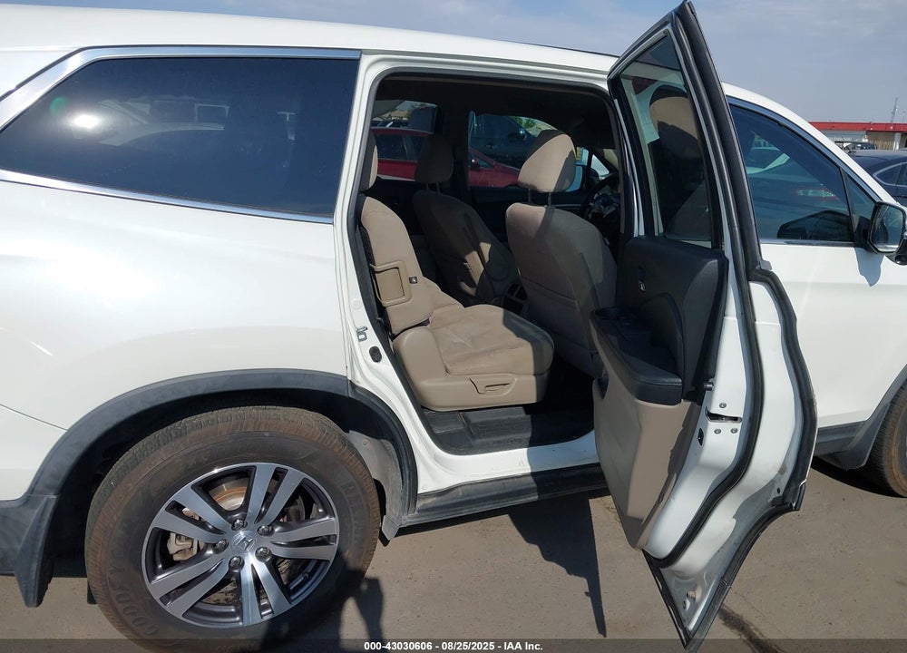 2017 HONDA PILOT VIN: 5FNYF5H34HB018754