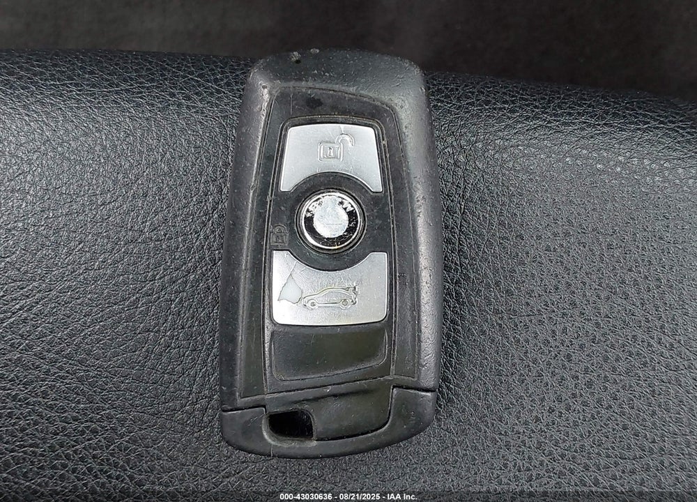 2014 BMW 3 SERIES VIN: WBA3C3C54EF983277