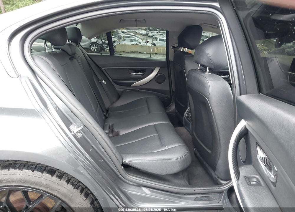 2014 BMW 3 SERIES VIN: WBA3C3C54EF983277