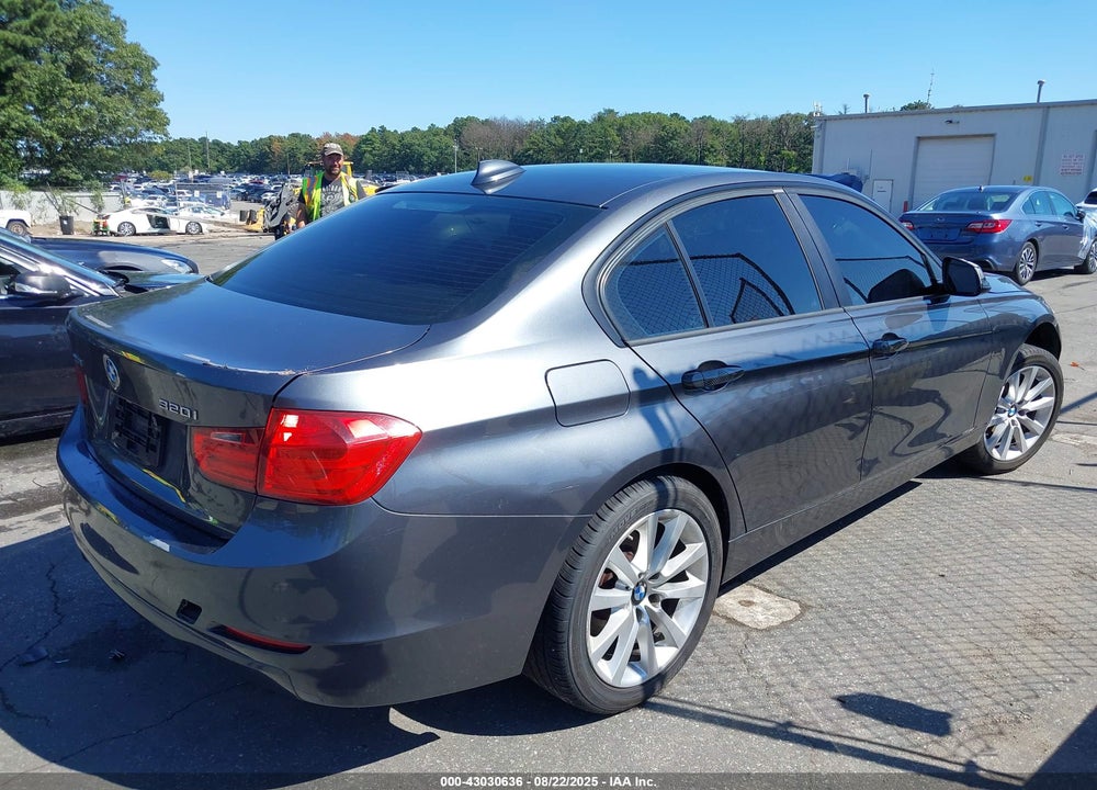 2014 BMW 3 SERIES VIN: WBA3C3C54EF983277