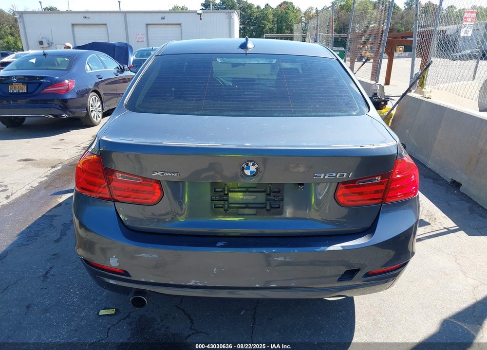2014 BMW 3 SERIES VIN: WBA3C3C54EF983277