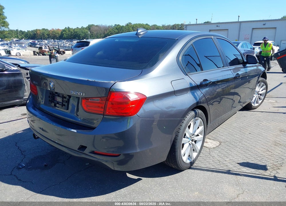 2014 BMW 3 SERIES VIN: WBA3C3C54EF983277