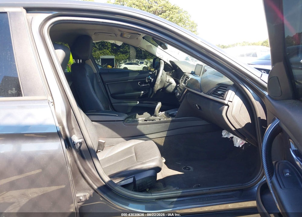 2014 BMW 3 SERIES VIN: WBA3C3C54EF983277