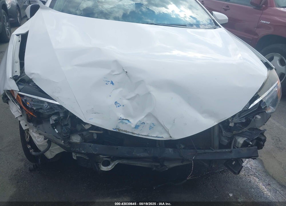 2018 TOYOTA COROLLA LE VIN: 2T1BURHE0JC010603