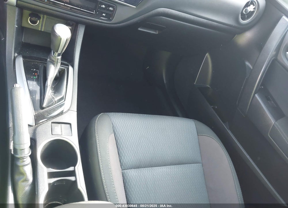 2018 TOYOTA COROLLA LE VIN: 2T1BURHE0JC010603