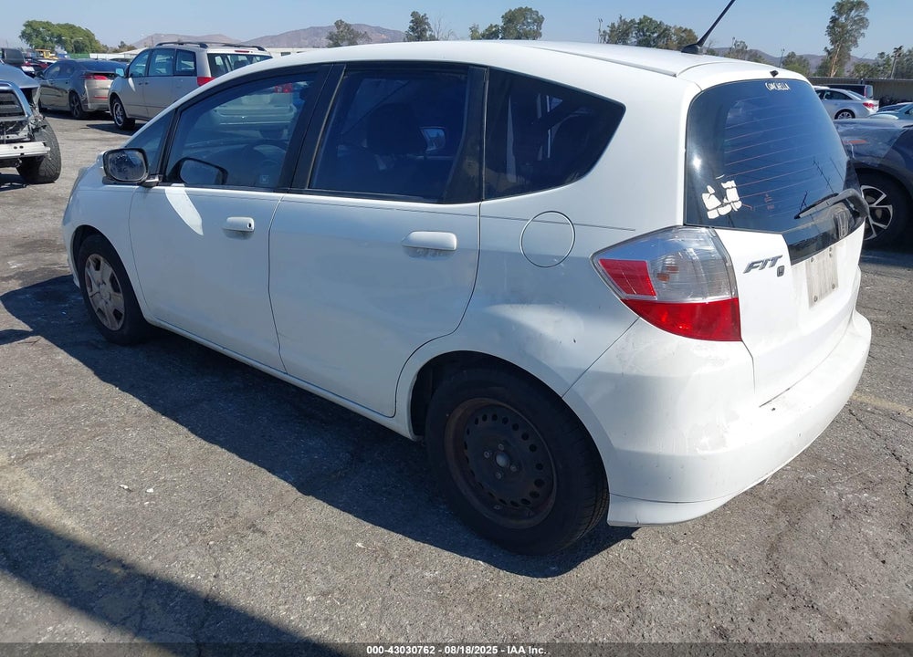 2013 HONDA FIT VIN: JHMGE8H39DC073643