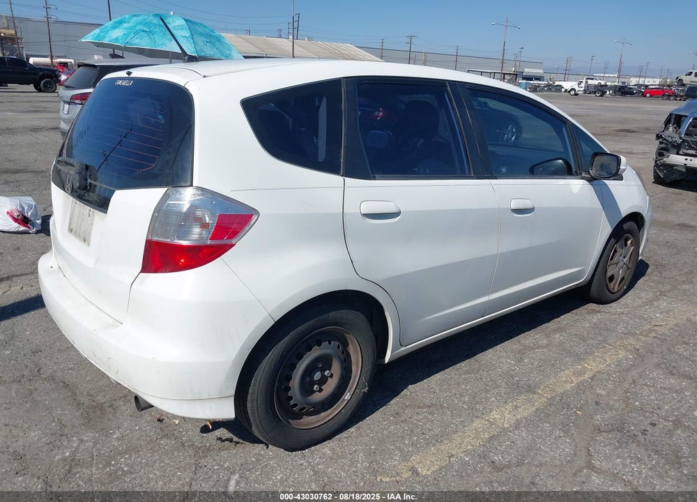 2013 HONDA FIT VIN: JHMGE8H39DC073643