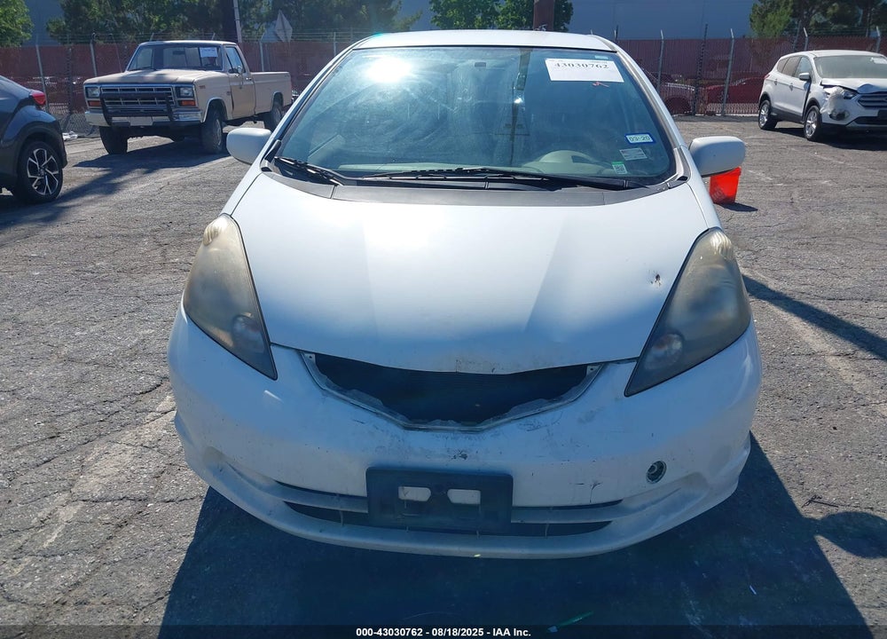 2013 HONDA FIT VIN: JHMGE8H39DC073643