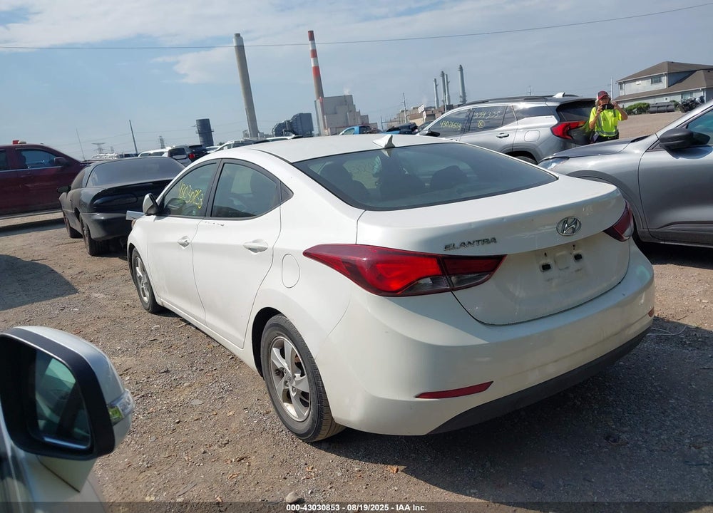 2014 HYUNDAI ELANTRA VIN: 5NPDH4AE4EH456461
