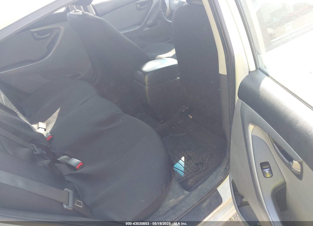 2014 HYUNDAI ELANTRA VIN: 5NPDH4AE4EH456461