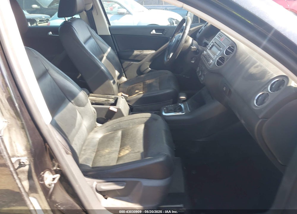 2009 VOLKSWAGEN TIGUAN S/SE/SEL VIN: WVGAV75N29W525411