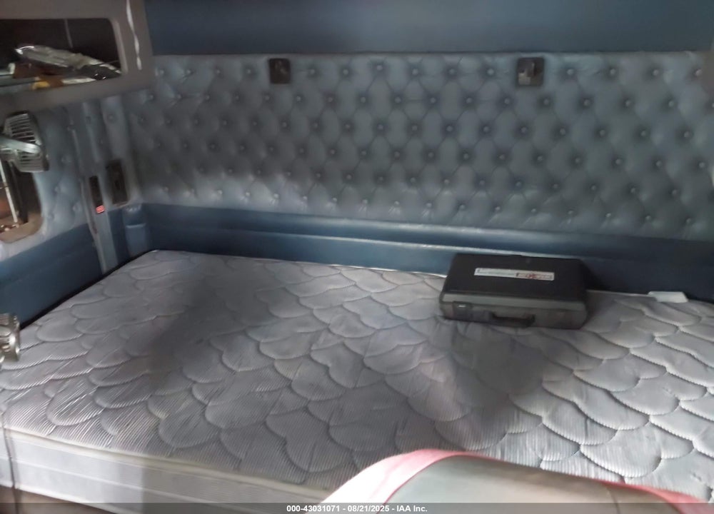 2013 KENWORTH CONSTRUCTION T660 VIN: 1XKADP9X7DJ339490