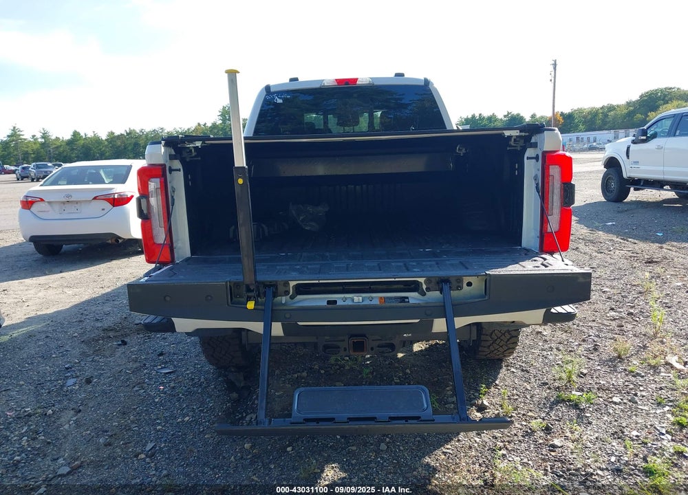2024 FORD F-350 PLATINUM VIN: 1FT8W3BM5RED05321
