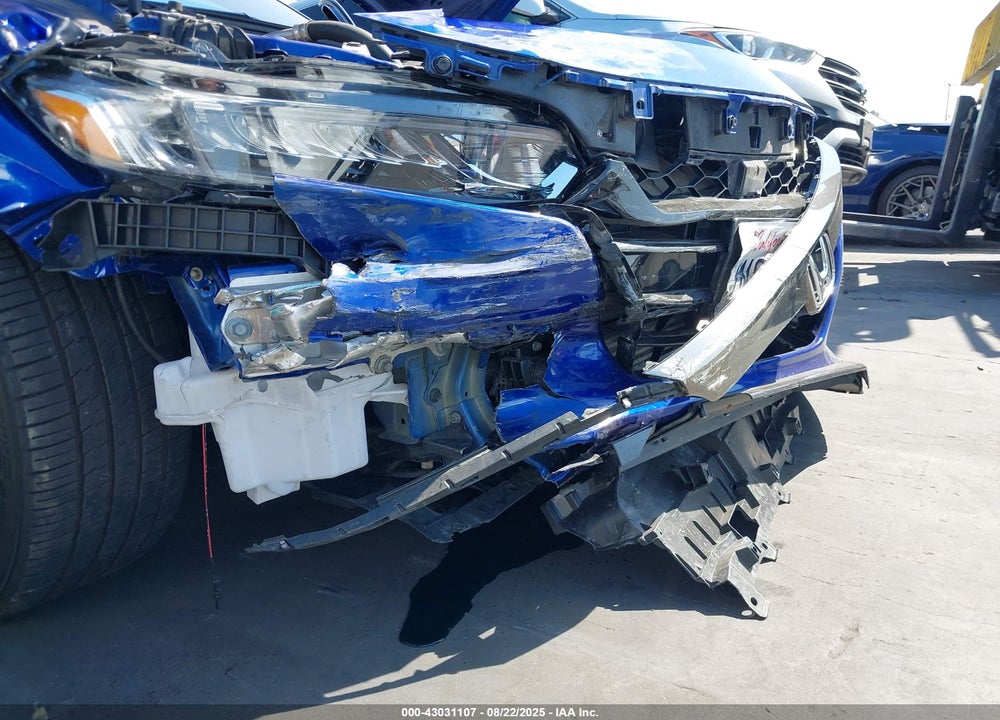 2018 HONDA ACCORD VIN: 1HGCV1F3XJA151690