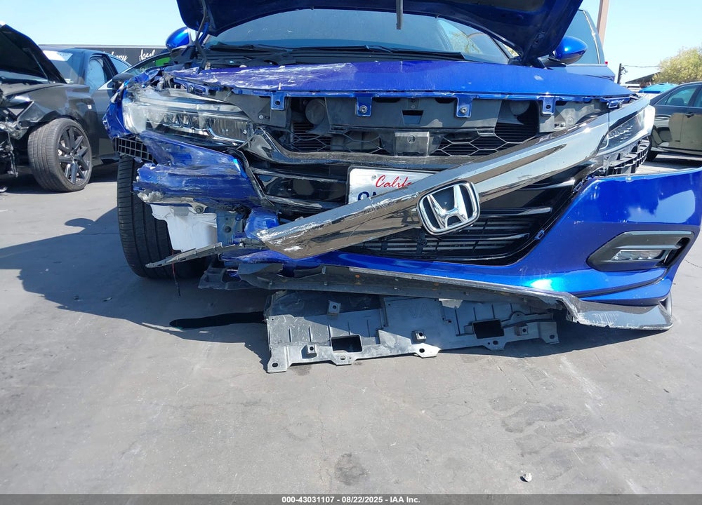 2018 HONDA ACCORD VIN: 1HGCV1F3XJA151690