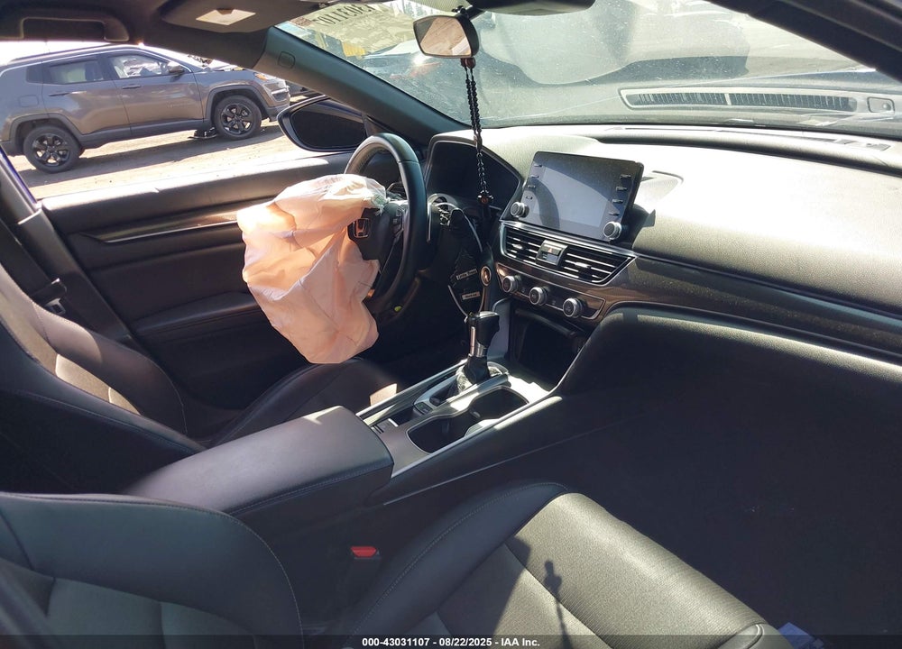 2018 HONDA ACCORD VIN: 1HGCV1F3XJA151690