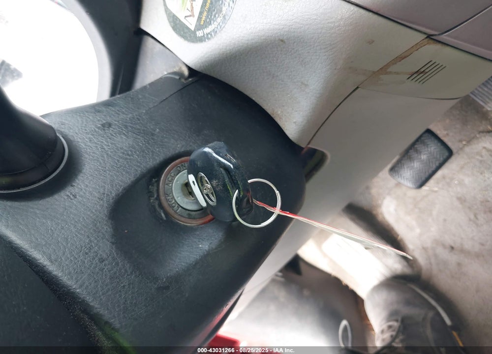 2008 TOYOTA RAV4 BASE V6 VIN: JTMBK33V585067073