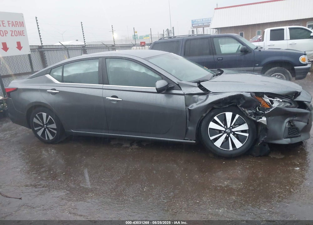 2022 NISSAN ALTIMA SV FWD VIN: 1N4BL4DV3NN317669