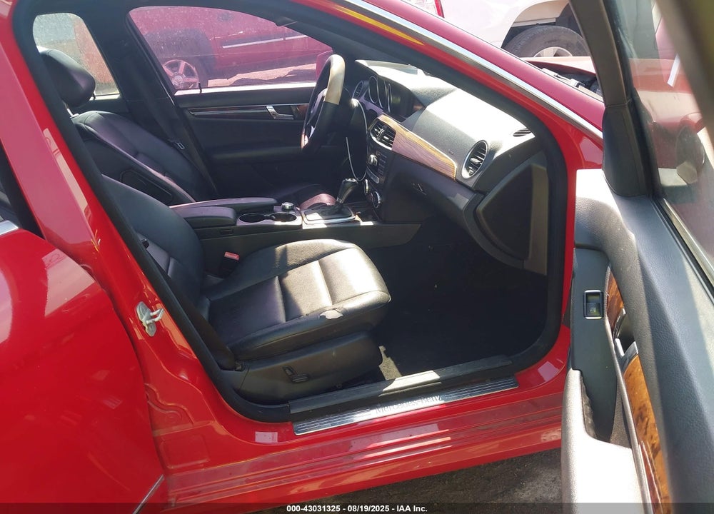 2014 MERCEDES-BENZ C CLASS VIN: WDDGF4HB5ER311488