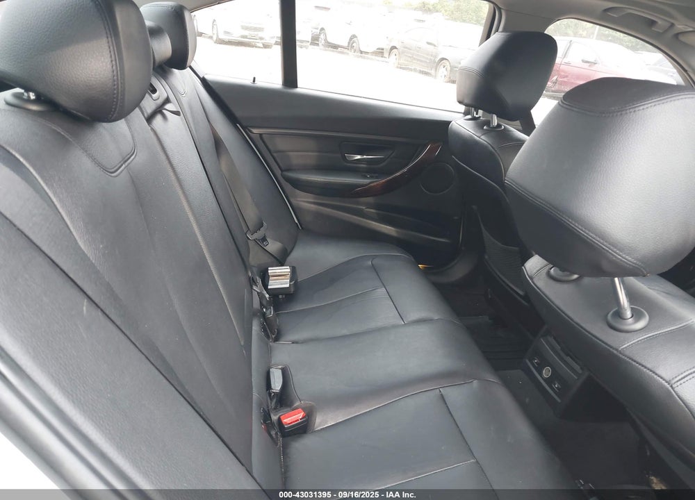 2013 BMW 3 SERIES VIN: WBA3B3C50DF541825
