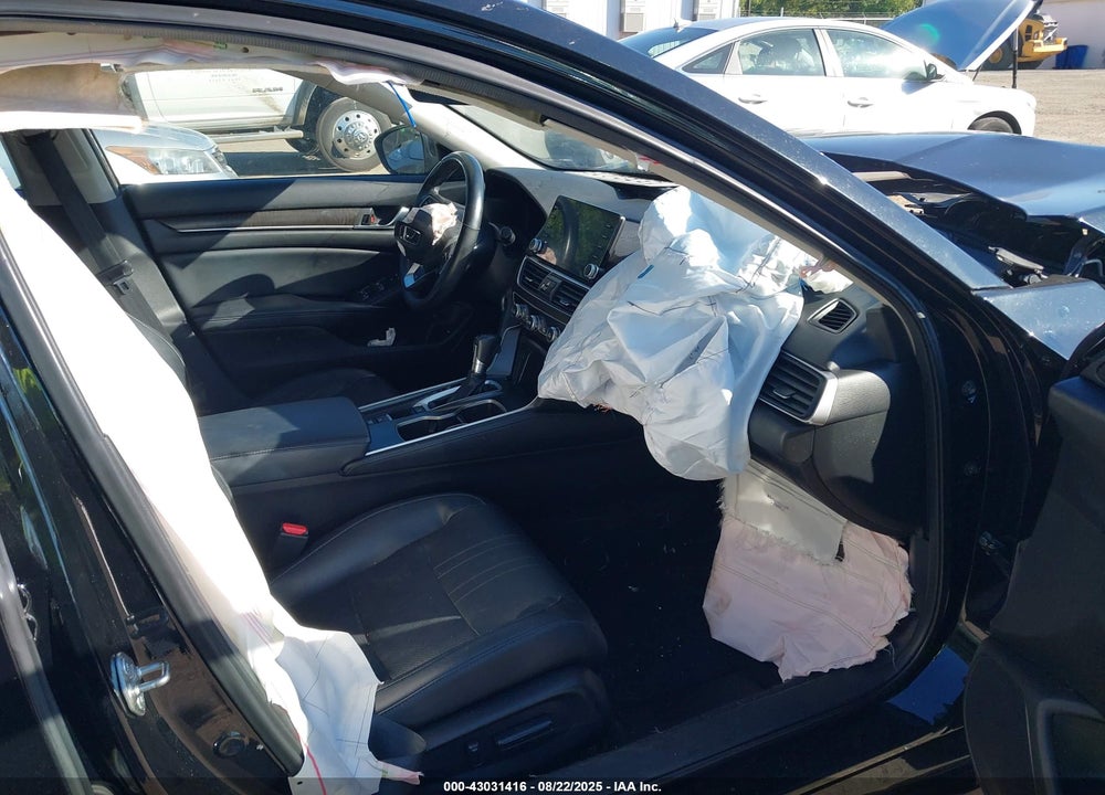 2018 HONDA ACCORD VIN: 1HGCV1F57JA098061