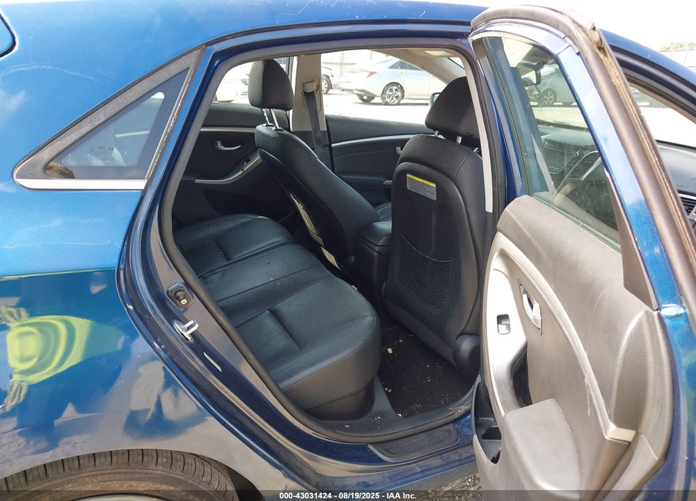 2015 HYUNDAI ELANTRA VIN: KMHD35LH0FU247216
