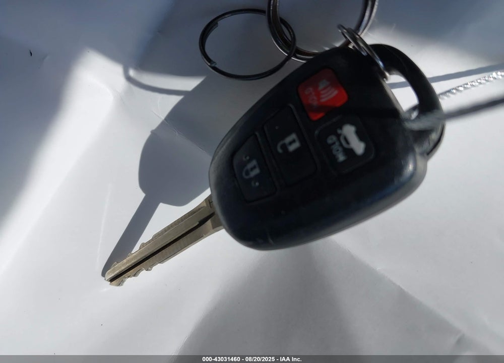 2015 TOYOTA COROLLA VIN: 5YFBURHE8FP182028