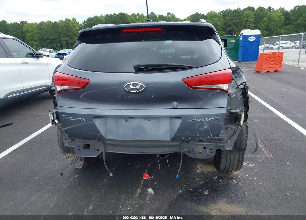 2016 HYUNDAI TUCSON VIN: KM8J33A23GU089722