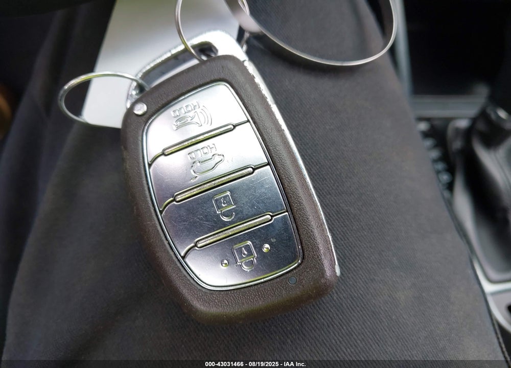 2016 HYUNDAI TUCSON VIN: KM8J33A23GU089722