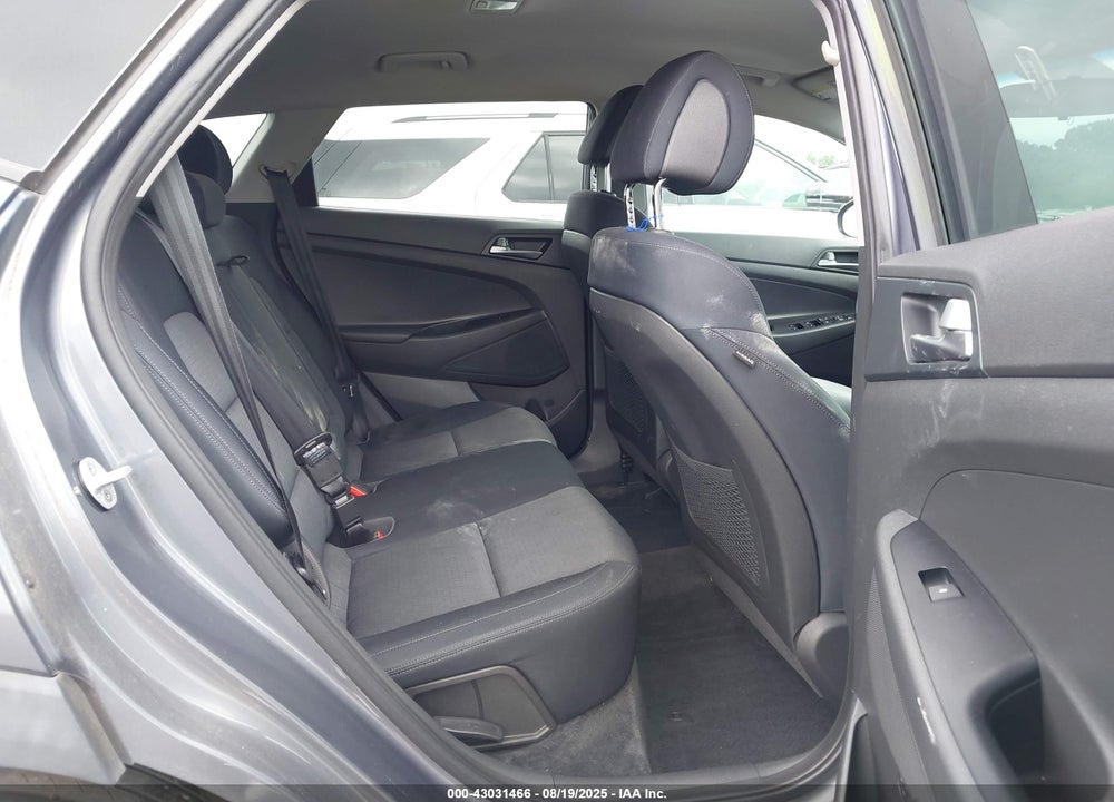2016 HYUNDAI TUCSON VIN: KM8J33A23GU089722