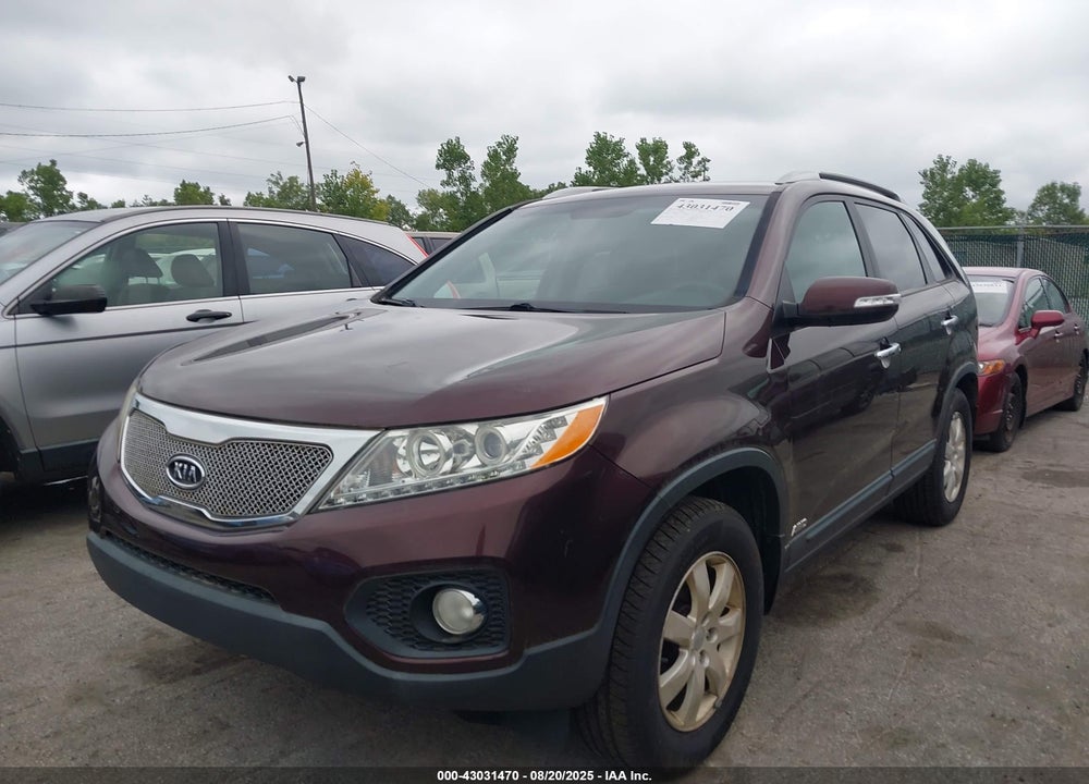 2011 KIA SORENTO VIN: 5XYKTCA14BG033704