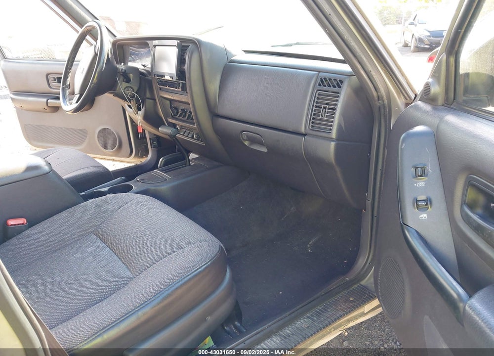 2000 JEEP CHEROKEE CLASSIC VIN: 1J4FF58SXYL267033