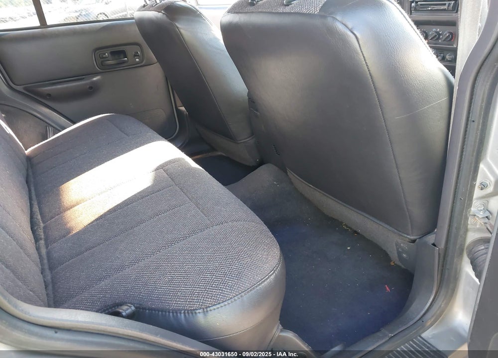 2000 JEEP CHEROKEE CLASSIC VIN: 1J4FF58SXYL267033