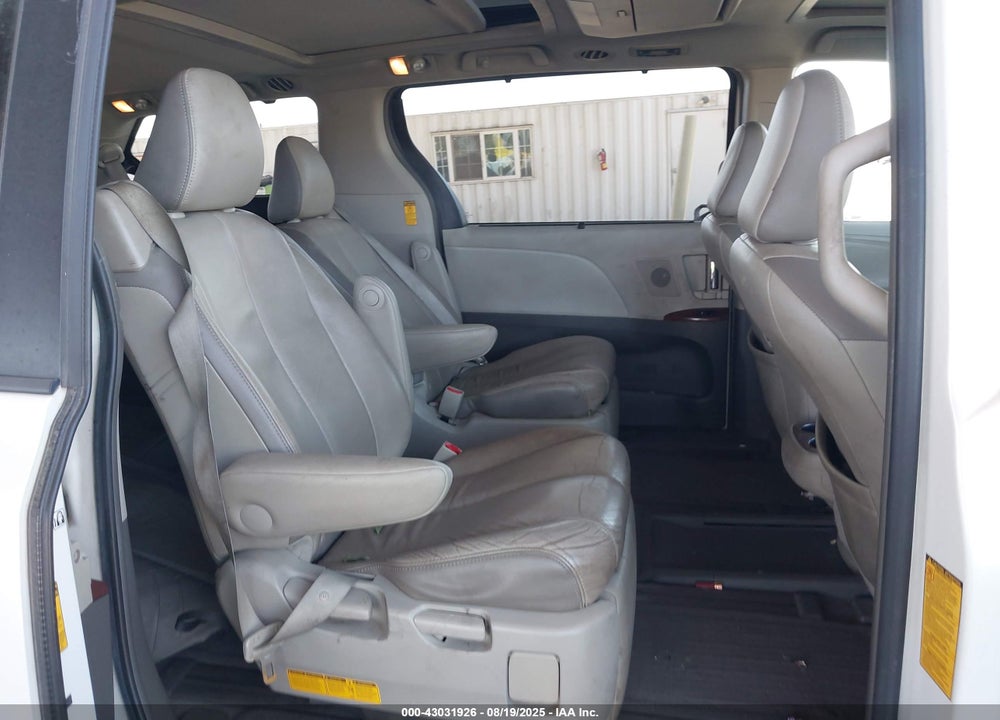 2014 TOYOTA SIENNA LIMITED 7 PASSENGER VIN: 5TDDK3DC1ES093312