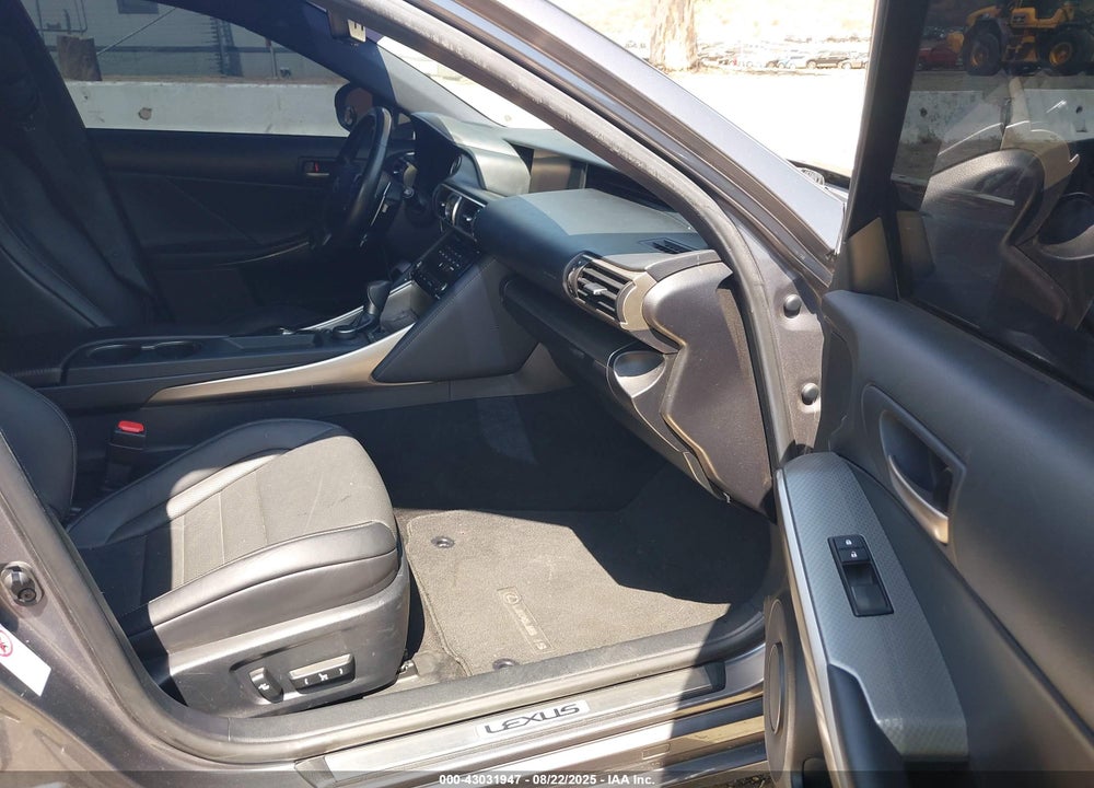 2018 LEXUS IS 300 VIN: JTHBA1D22J5072747