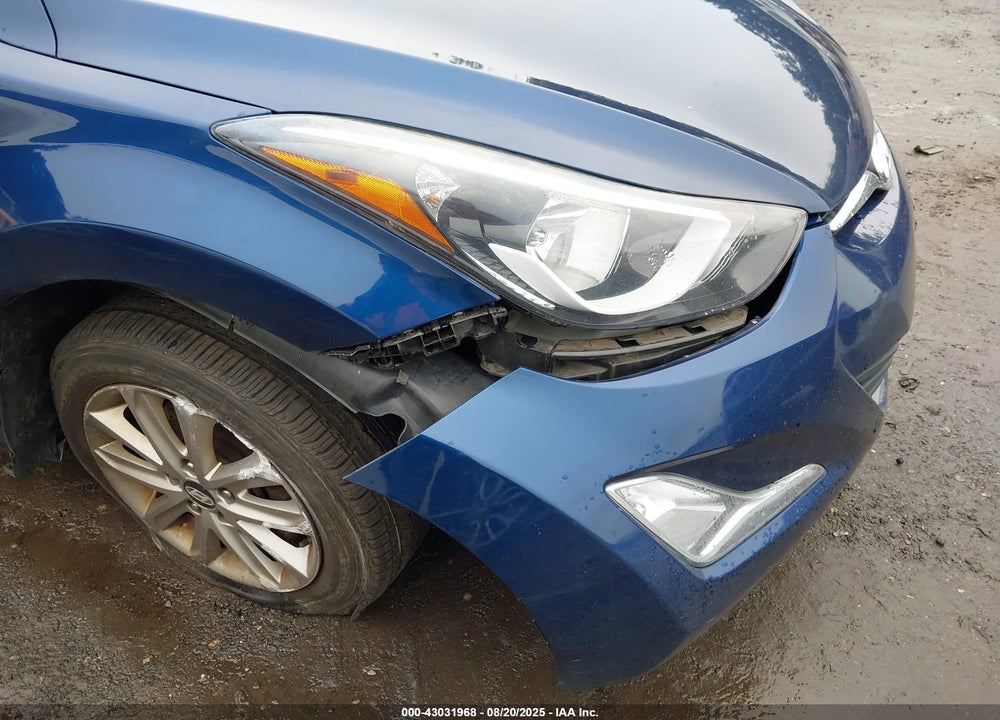2016 HYUNDAI ELANTRA VIN: 5NPDH4AE7GH775579
