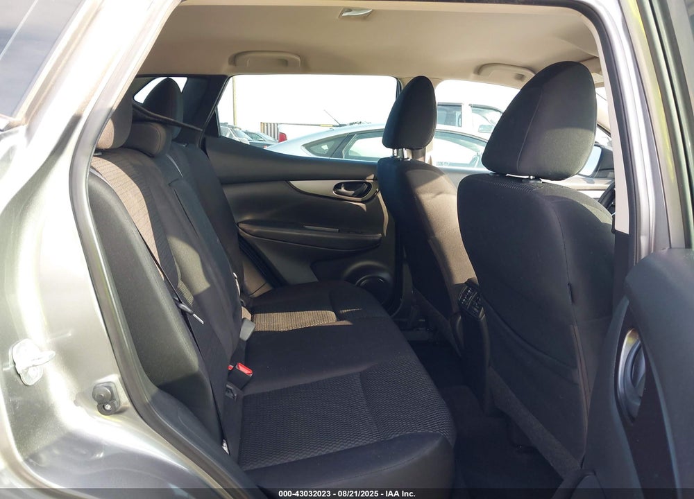 2017 NISSAN ROGUE VIN: JN1BJ1CP1HW022671