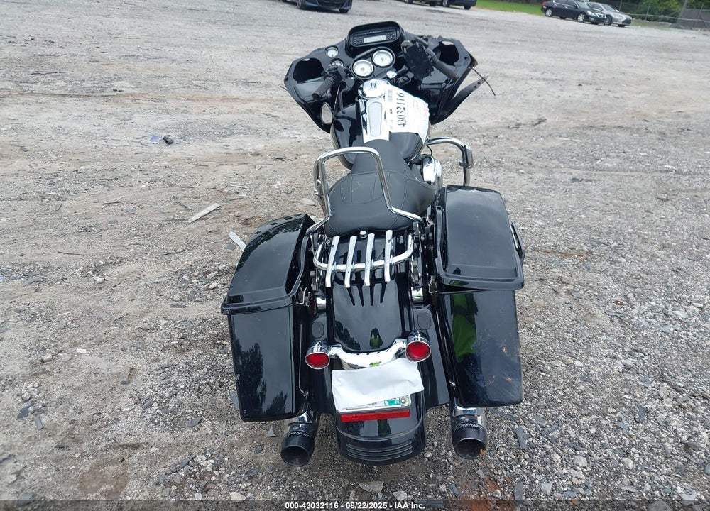 2011 HARLEY-DAVIDSON FLTRX VIN: 1HD1KHM15BB624284