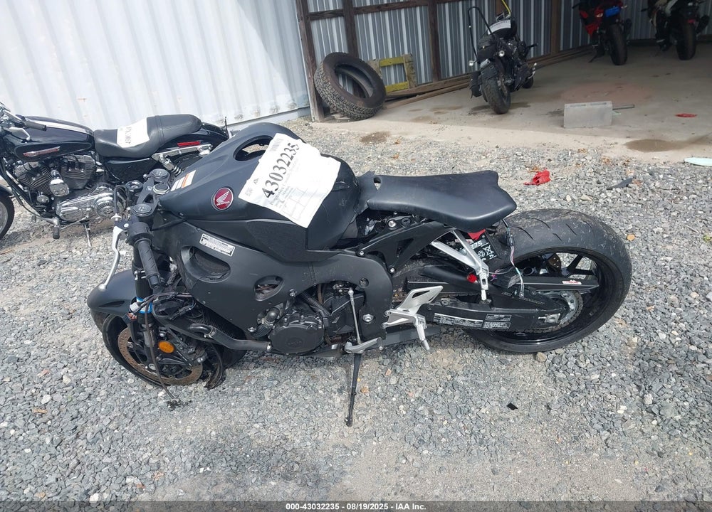 2016 HONDA CBR1000 RR VIN: JH2SC5906GK800579