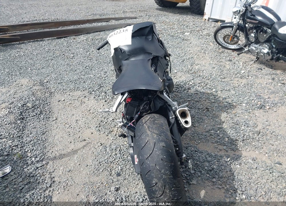 2016 HONDA CBR1000 RR VIN: JH2SC5906GK800579