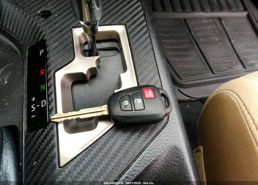 2015 TOYOTA RAV4 VIN: 2T3RFREV5FW390614