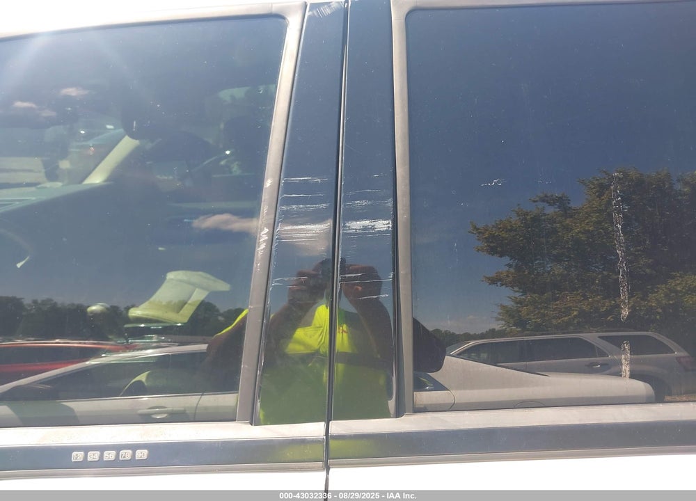 2011 FORD EXPEDITION VIN: 1FMJK1H58BEF23644