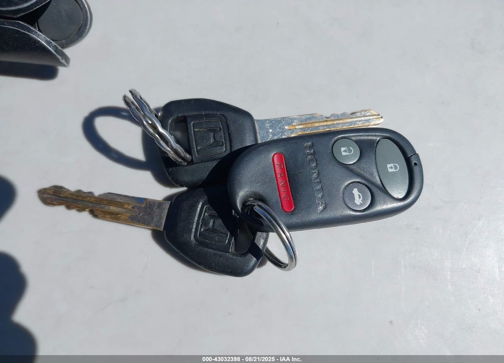 2001 HONDA ACCORD 2.3 EX VIN: JHMCG66021C005718