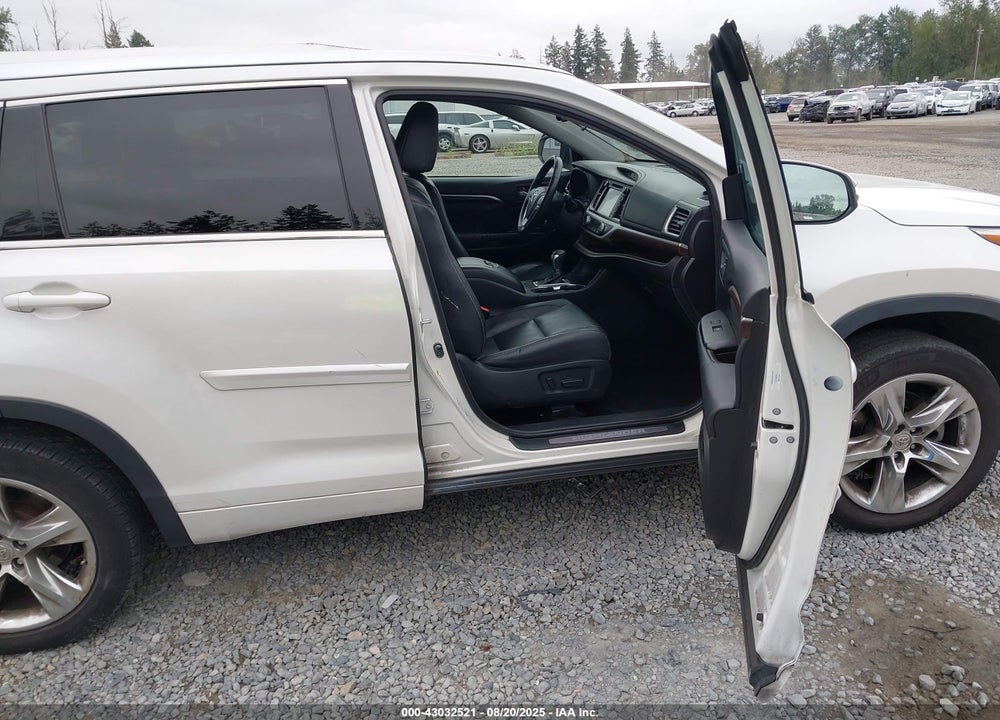 2015 TOYOTA HIGHLANDER VIN: 5TDDKRFH1FS156888