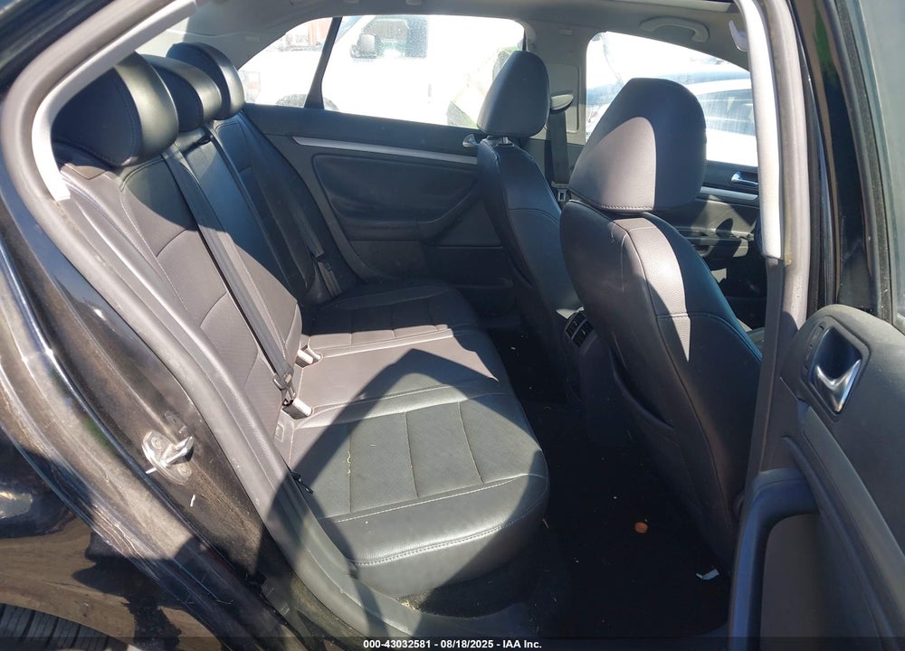2009 VOLKSWAGEN JETTA VIN: 3VWRZ71KX9M140585