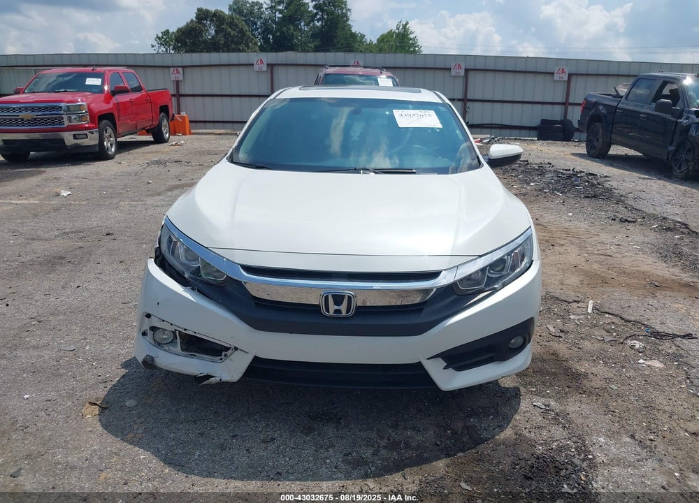 2017 HONDA CIVIC VIN: 19XFC1F33HE029083