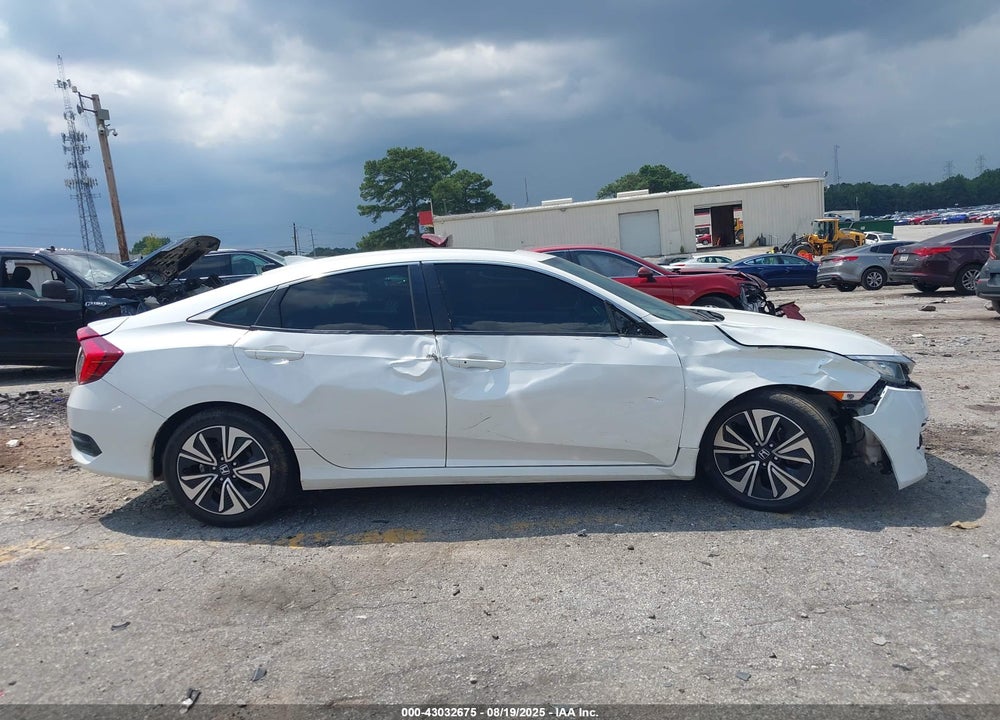 2017 HONDA CIVIC VIN: 19XFC1F33HE029083