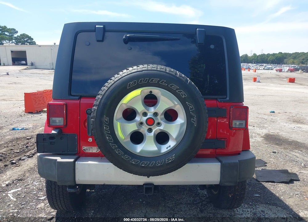 2012 JEEP WRANGLER UNLIMITED SAHARA VIN: 1C4HJWEG3CL215710