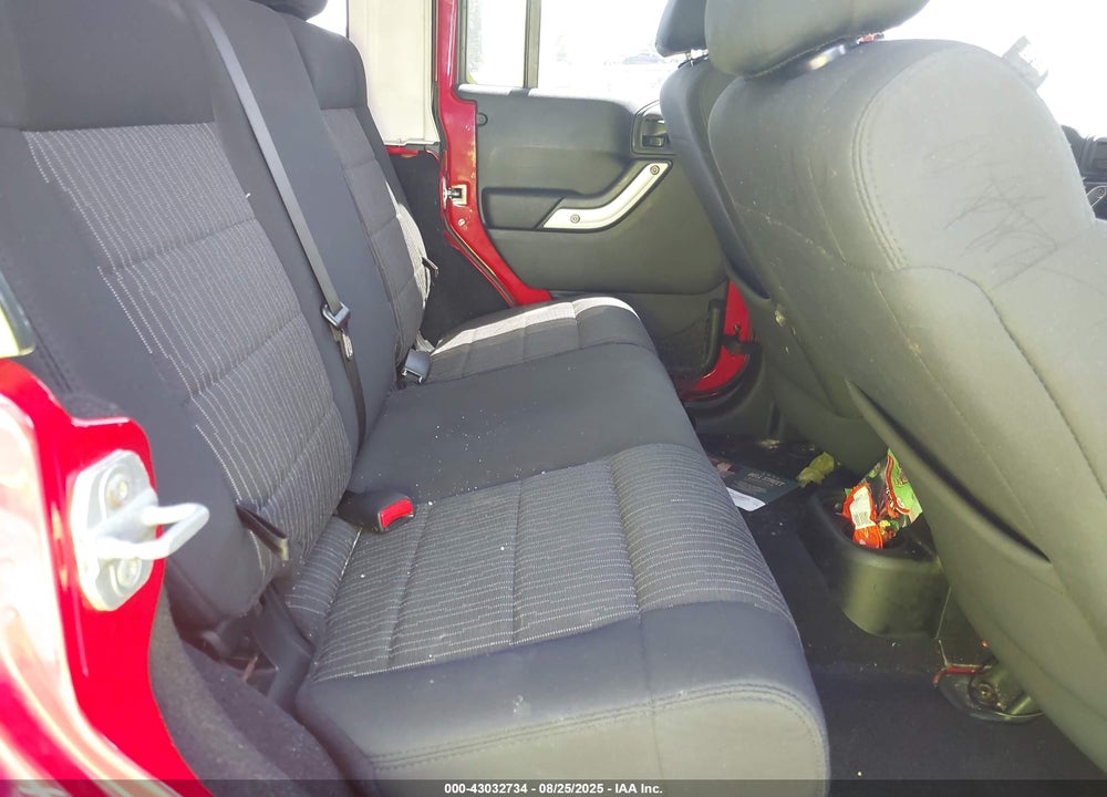 2012 JEEP WRANGLER UNLIMITED SAHARA VIN: 1C4HJWEG3CL215710
