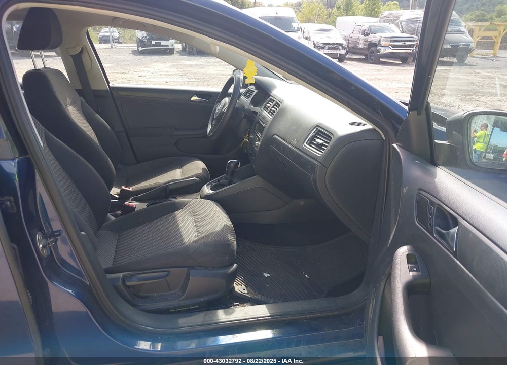 2012 VOLKSWAGEN JETTA 2.0L S VIN: 3VW2K7AJ2CM319448